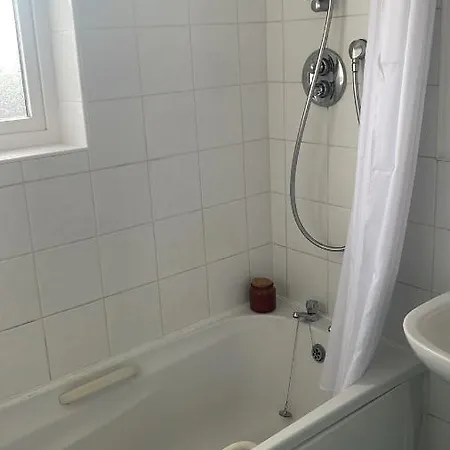 Spacious One Bedroom Apt *