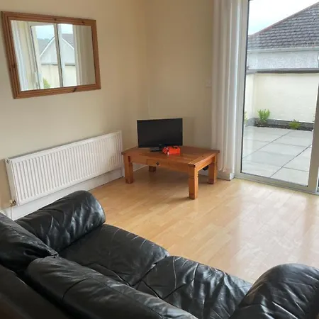 Spacious One Bedroom Apt غالواي
